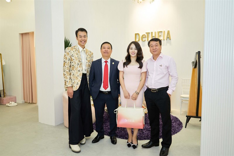 Grand Opening DeTHEIA